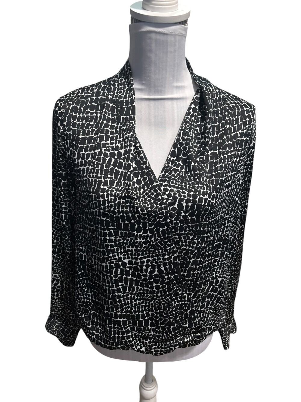 Apt 9 Black & White Wrap Blouse Size XS